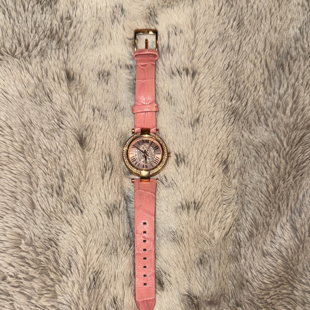MICHAEL KORS CROC WATCH. Elegant Pink Leather Women's Watch